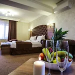 Resort Park And Vella Hills 4*