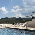 Park And Vella Hills Resort 4*