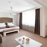 Park And Vella Hills Resort