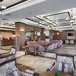 Resort Park And Vella Hills 4*