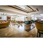 Park And Vella Hills Resort 4*