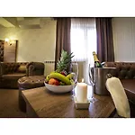 Park And Vella Hills Resort