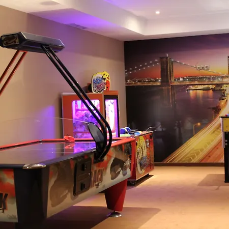 Park And Vella Hills 4*