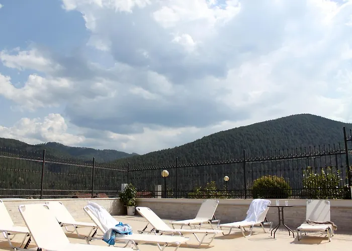 Park And Vella Hills Resort 4*
