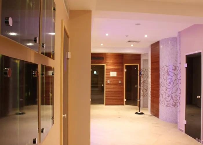 Park And Vella Hills Station touristique 4*