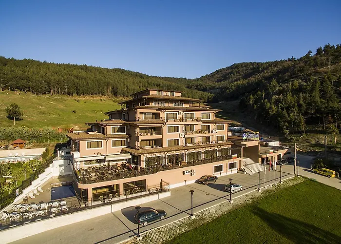 Park And Vella Hills 4*